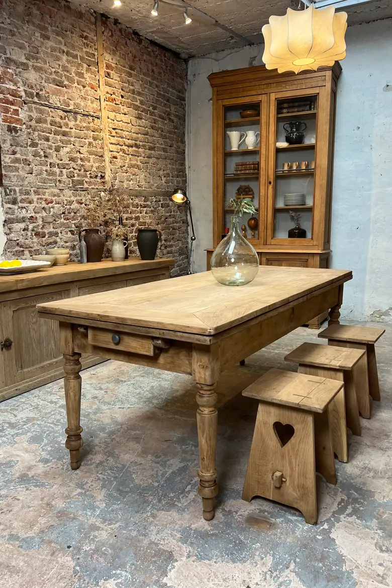 Table à rallonges en chêne et frêne