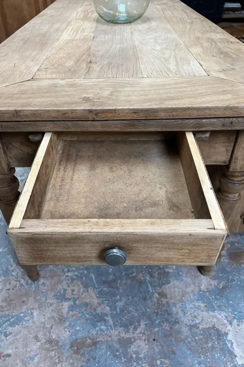Table à rallonges en chêne et frêne