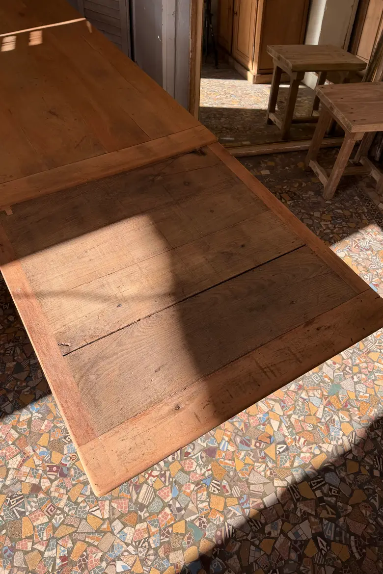Table à rallonges en merisier – fin 19ᵉ