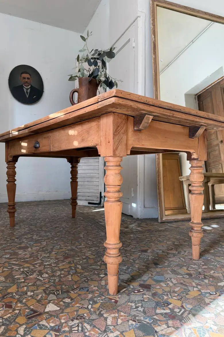 Table à rallonges en merisier – fin 19ᵉ
