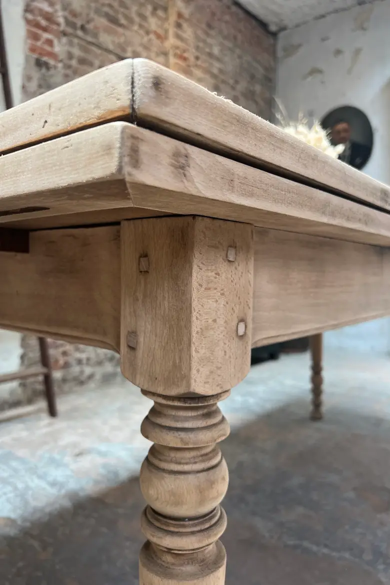 Table à rallonges – Pieds tournés