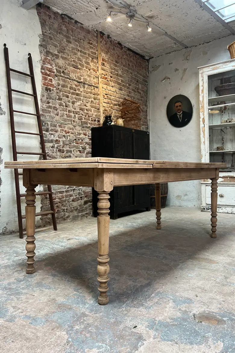 Table à rallonges – Pieds tournés
