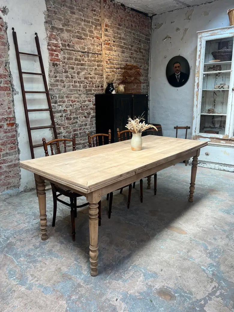 Table à rallonges – Pieds tournés