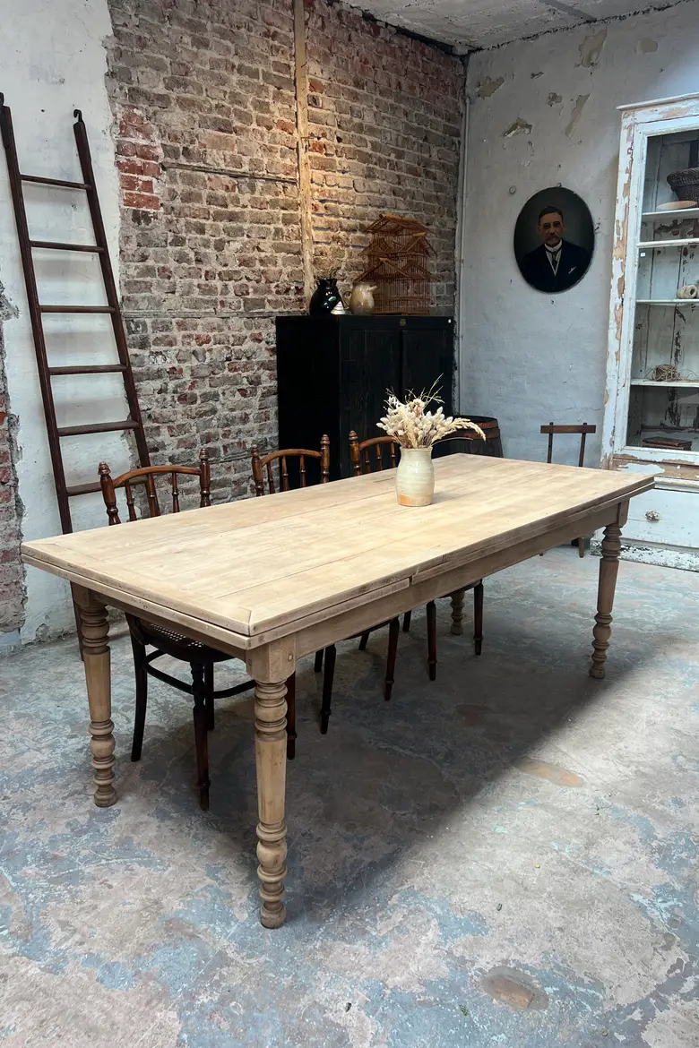 Table à rallonges – Pieds tournés