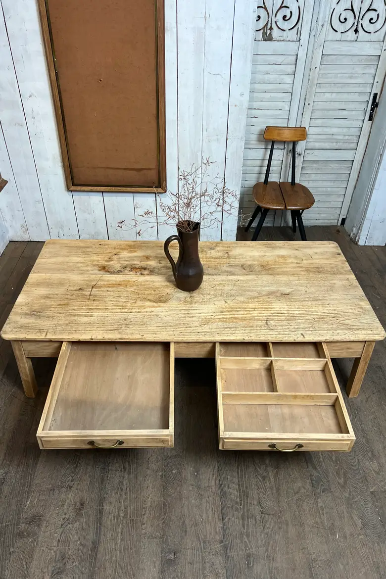 Table basse ancienne en peuplier