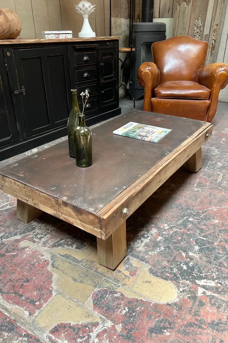 Table basse au style industriel