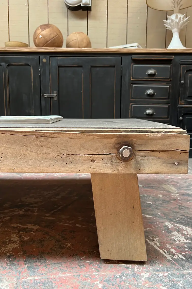 Table basse au style industriel