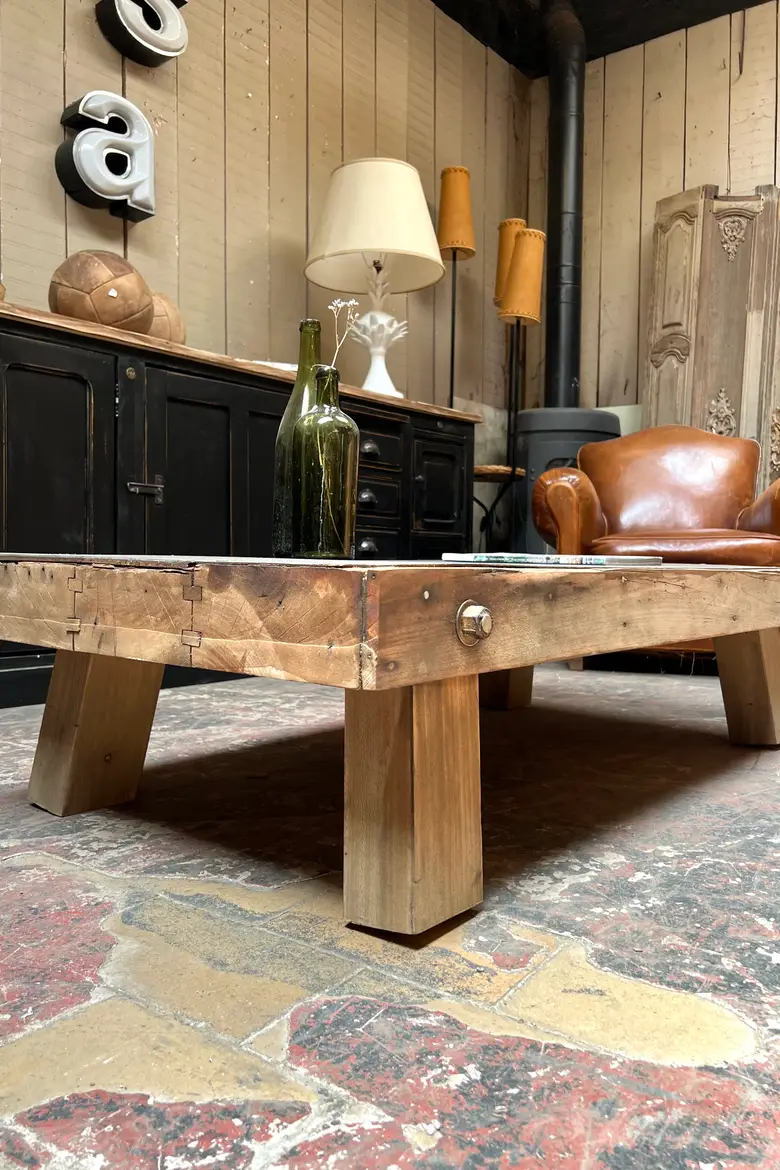 Table basse au style industriel