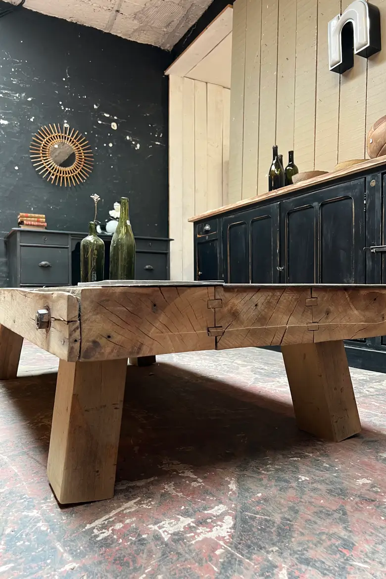 Table basse au style industriel