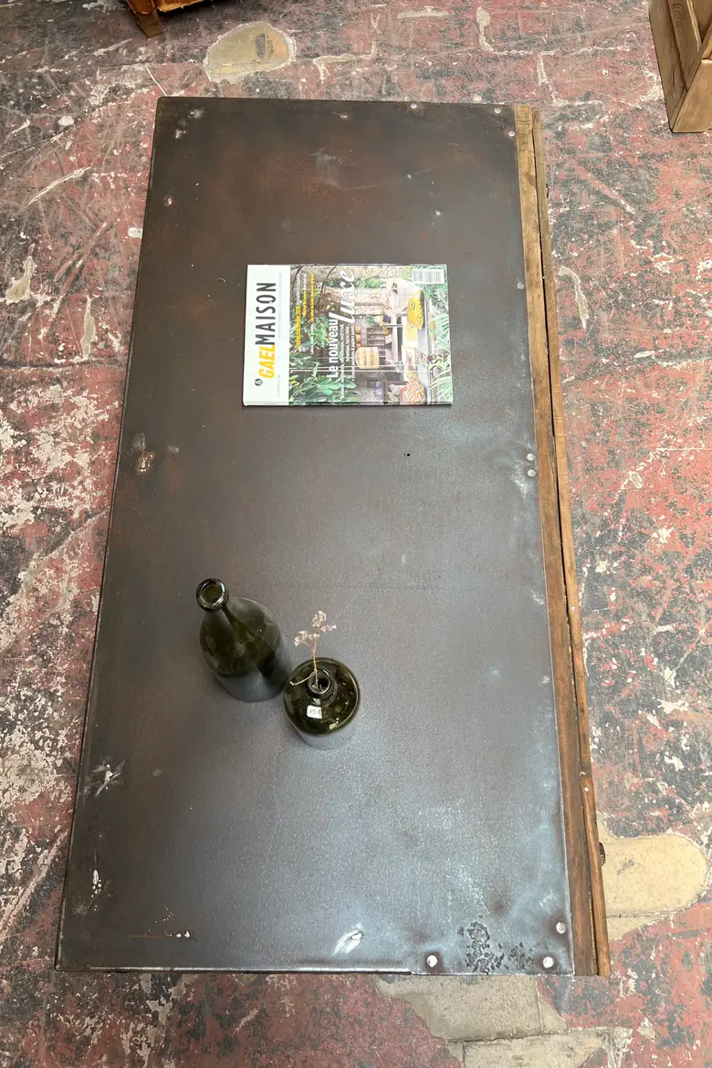 Table basse au style industriel