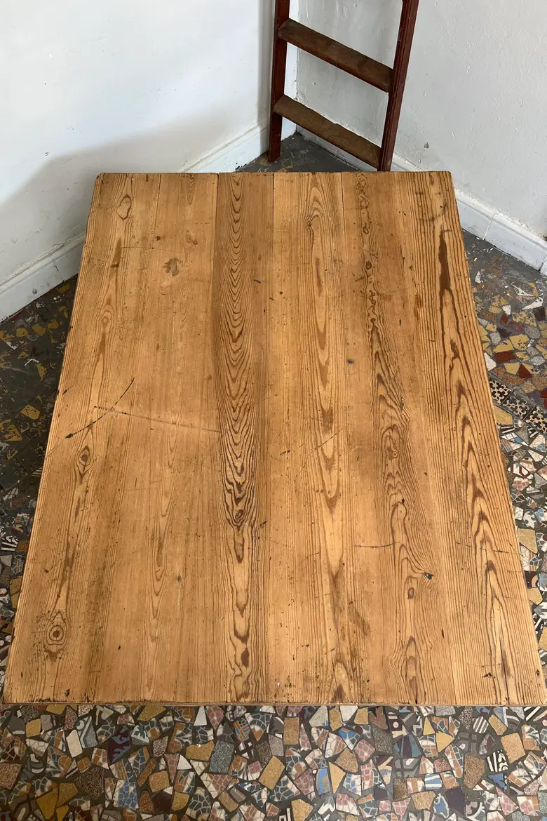 Table basse avec plateau en sapin
