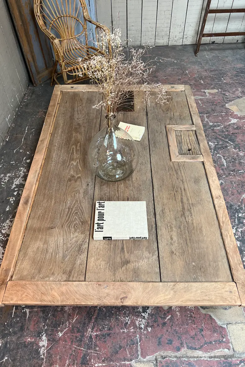 Table basse avec porte japonaise