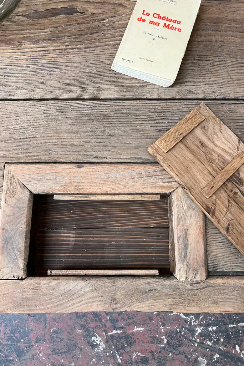 Table basse avec porte japonaise
