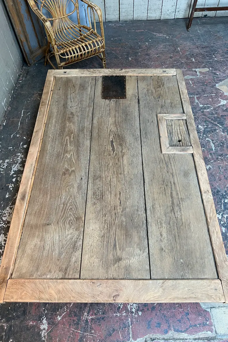 Table basse avec porte japonaise