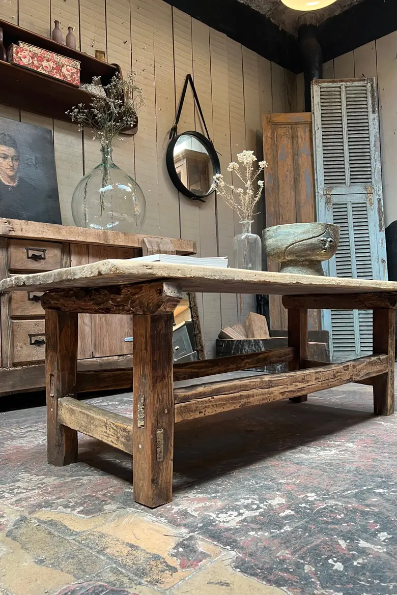 Table basse brutaliste Début XXème