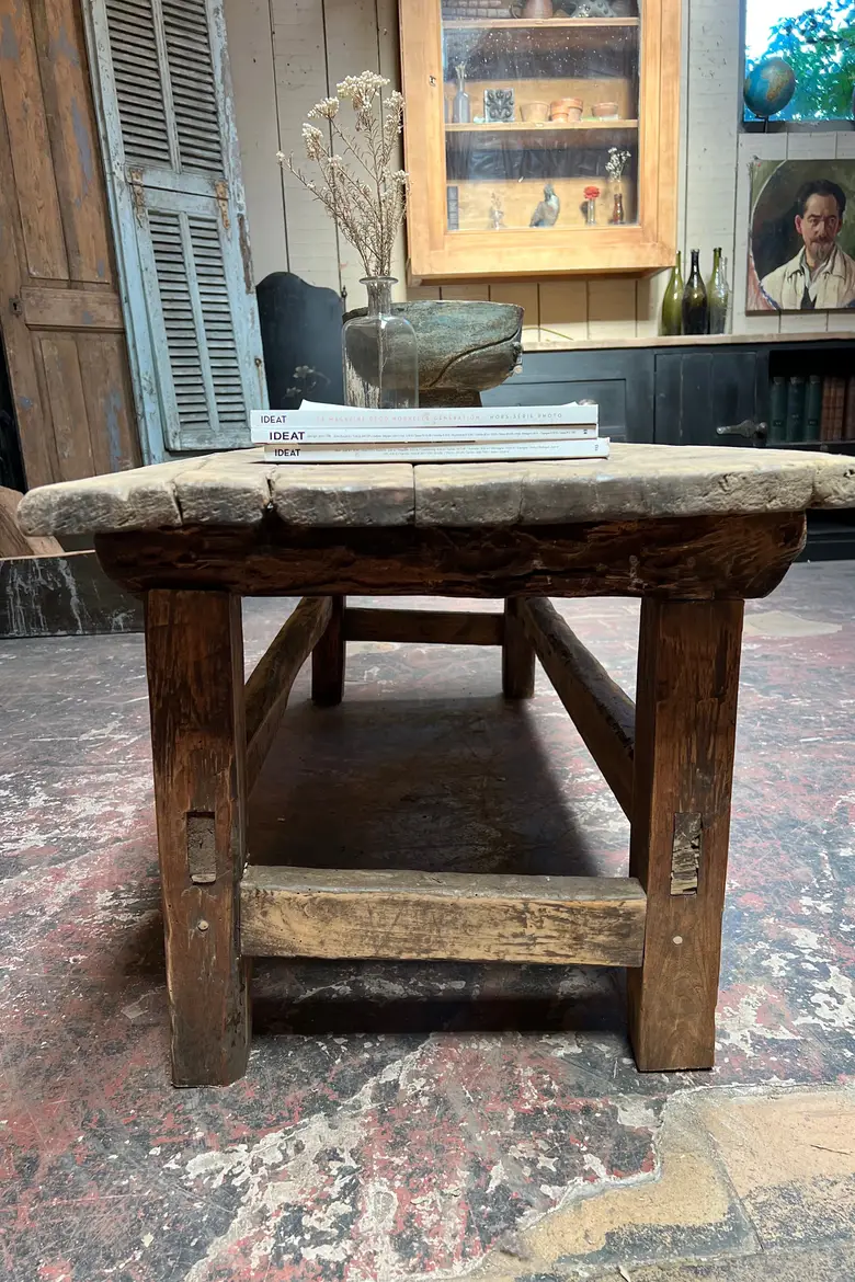 Table basse brutaliste Début XXème