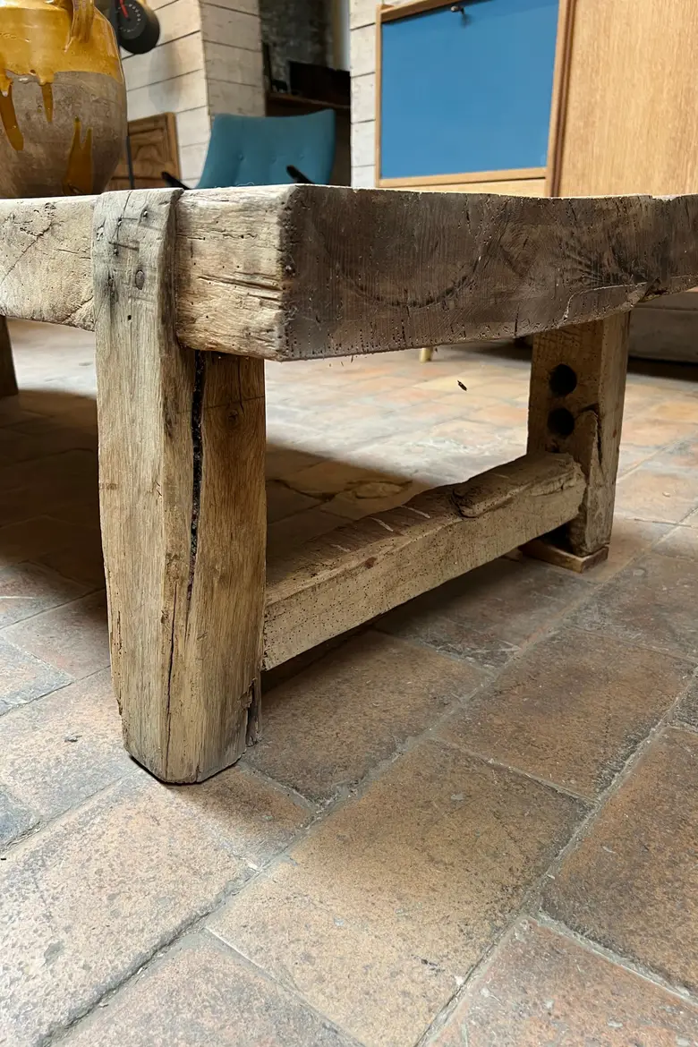 Table basse brutaliste Début XXème
