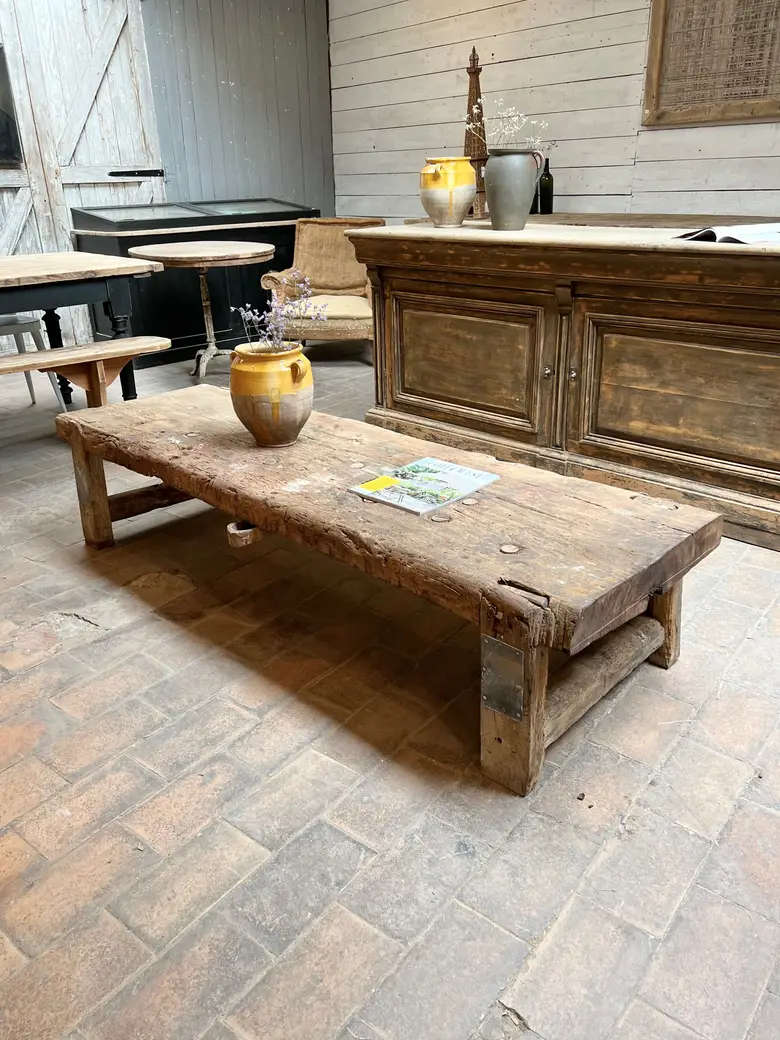 Table basse brutaliste Début XXème