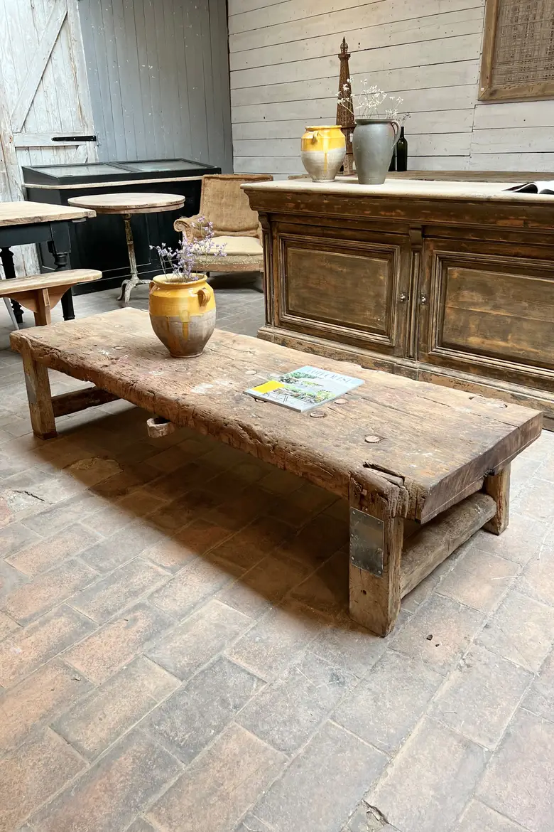 Table basse brutaliste Début XXème
