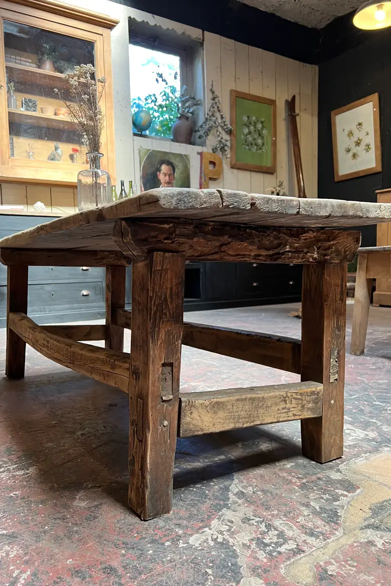 Table basse brutaliste Début XXème