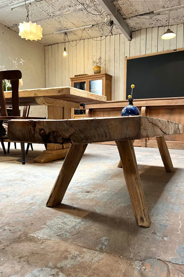 Table basse brutaliste Début XXème