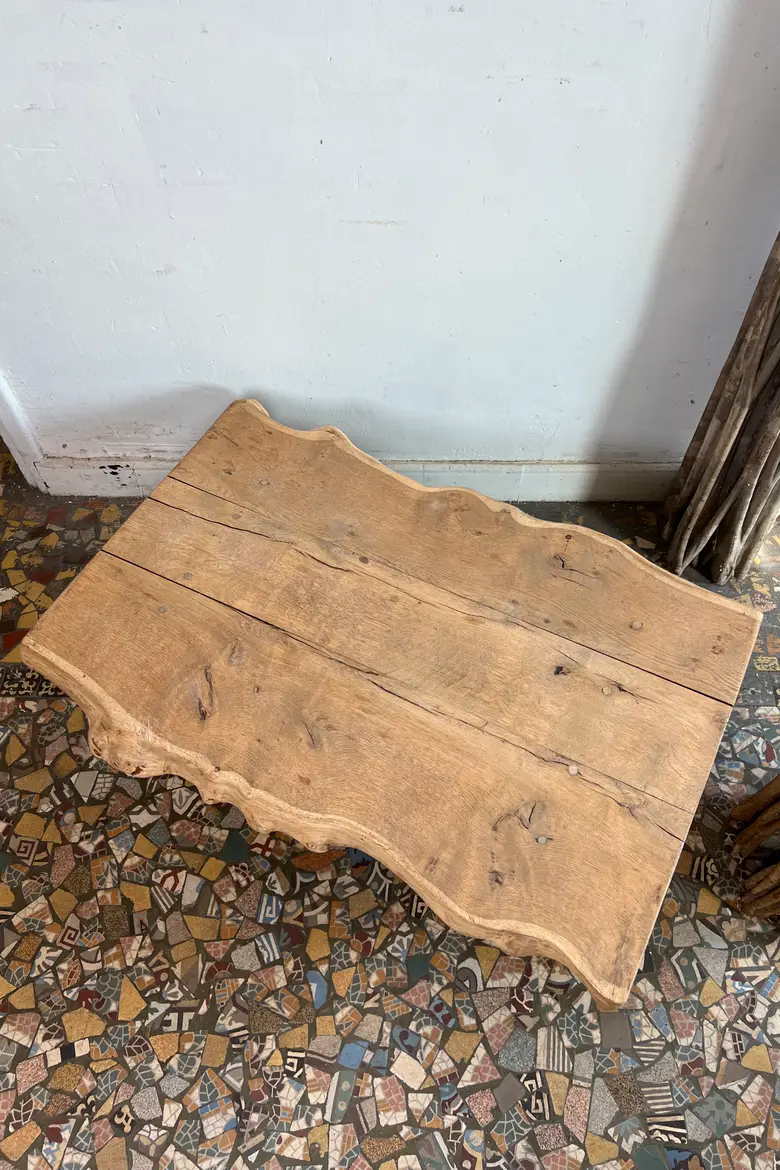 Table basse brutaliste en chêne – Années 50