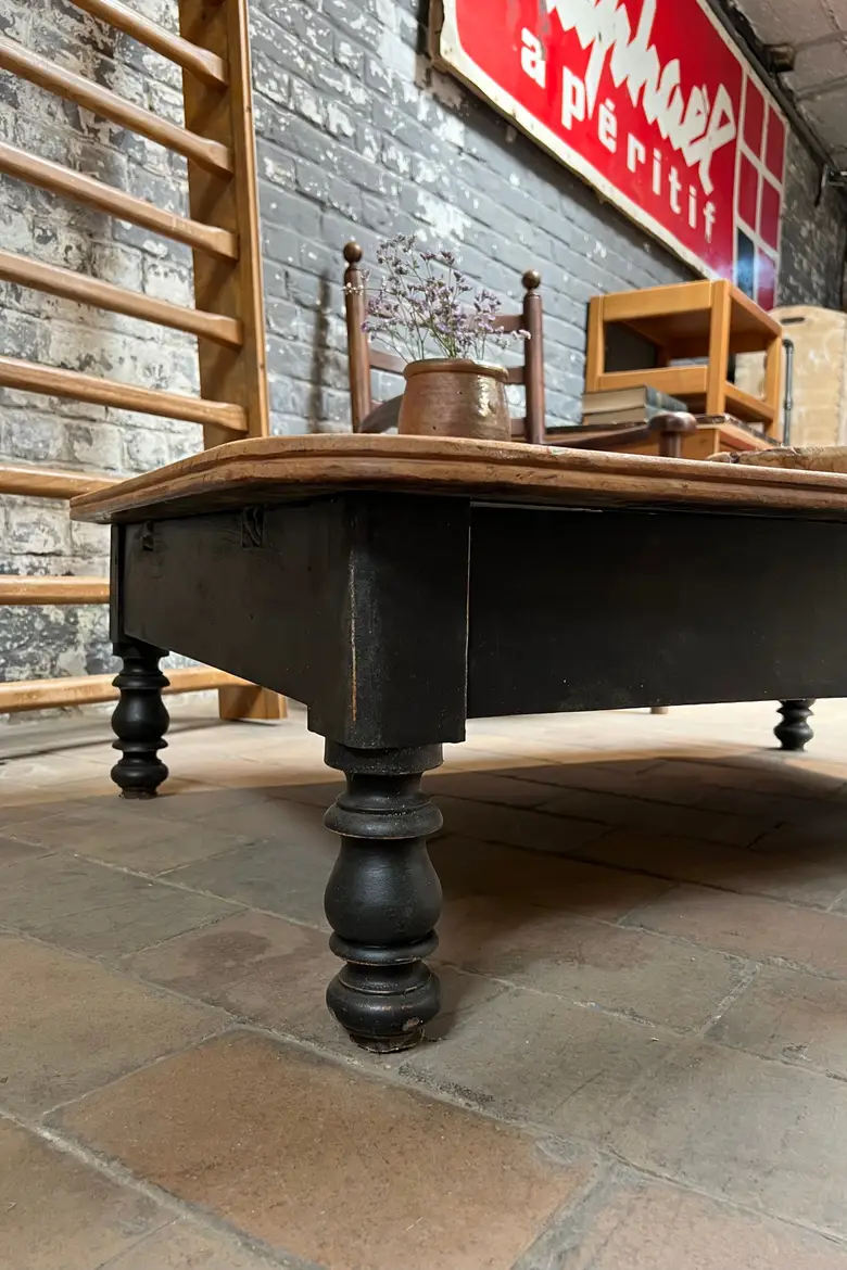 Table basse en acajou Début XXème