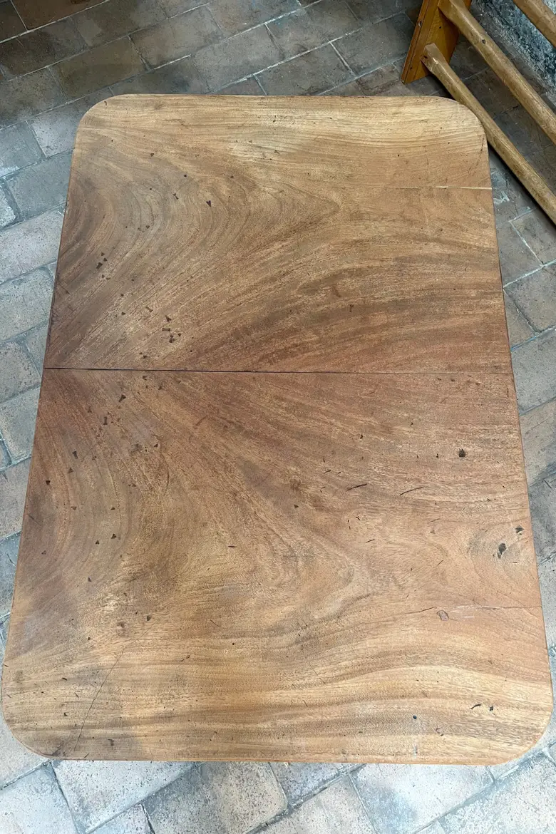 Table basse en acajou Début XXème