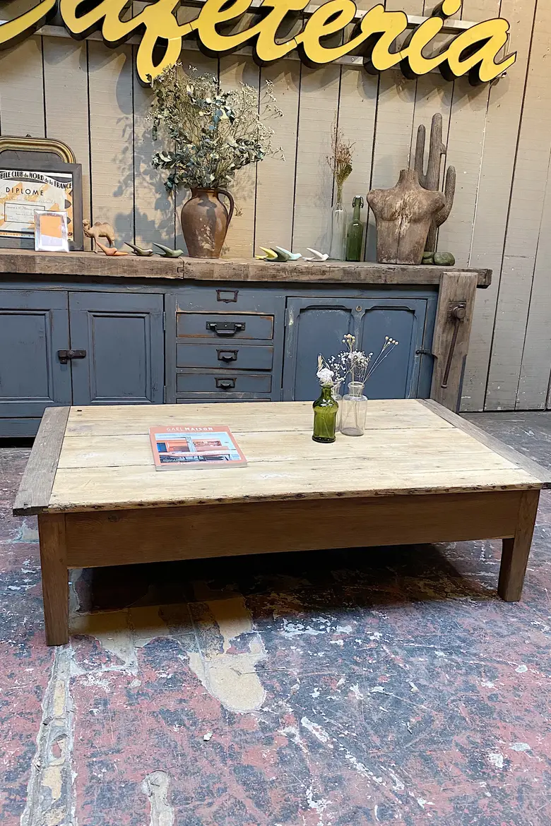Table basse en bois Début XXème