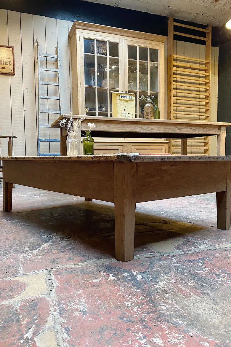 Table basse en bois Début XXème