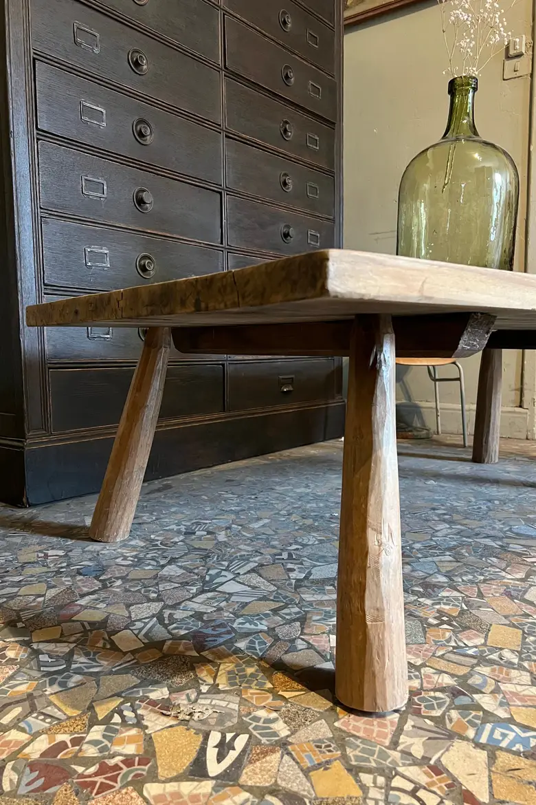 Table basse en châtaignier Début XXème
