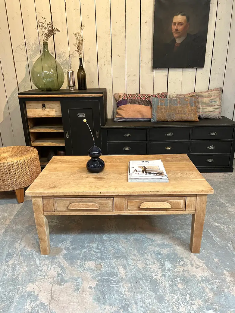 Table basse en chêne clair début 20e