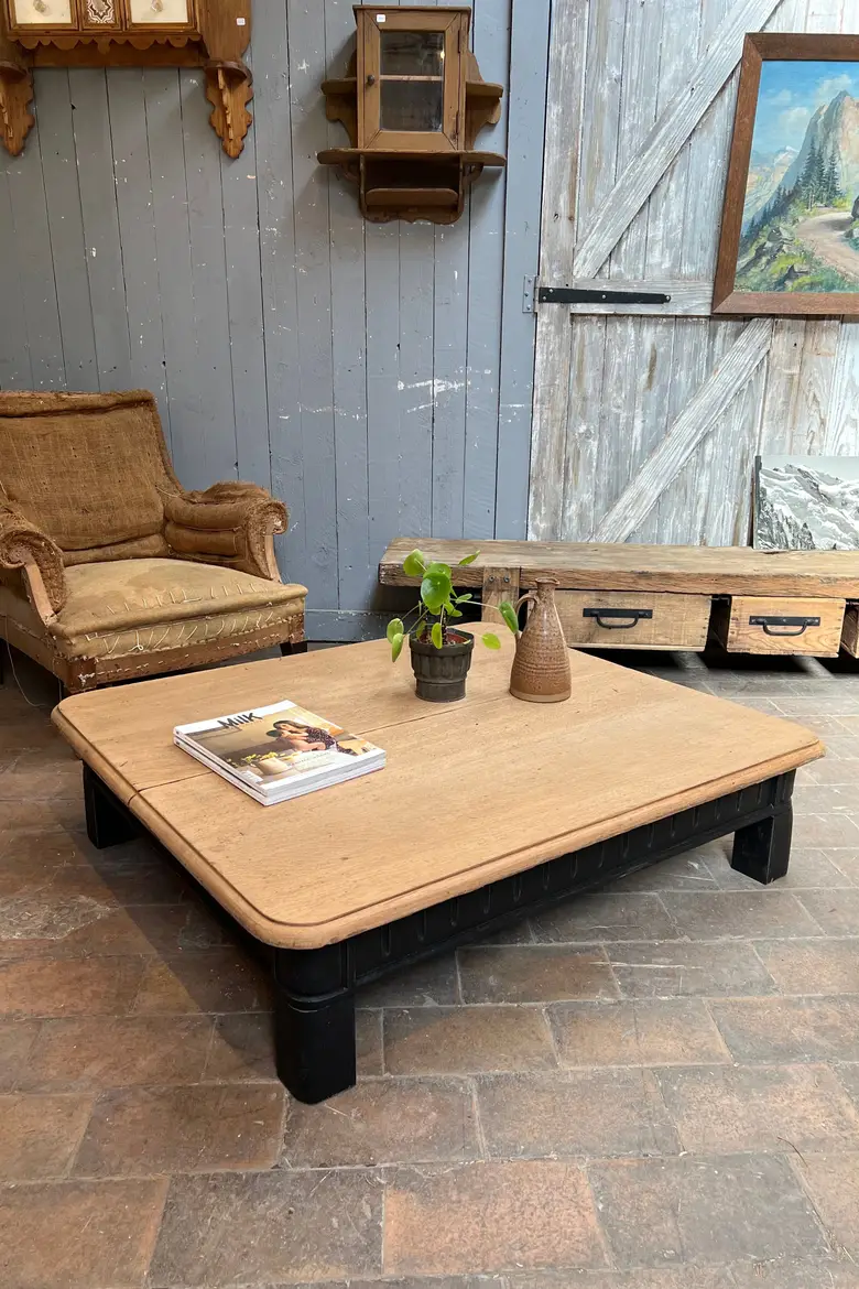 Table basse en chêne Début XXème