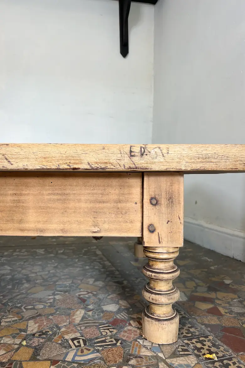 Table basse en hêtre