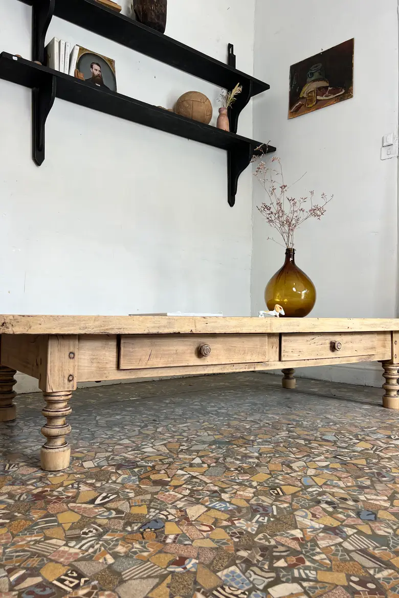 Table basse en hêtre