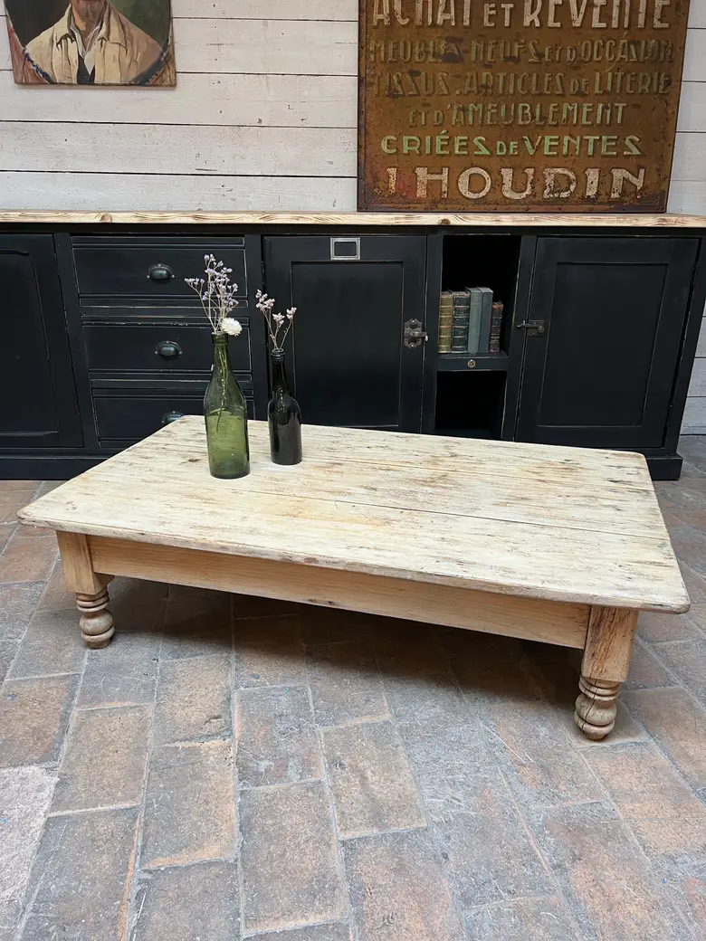 Table basse en hêtre Début XXème