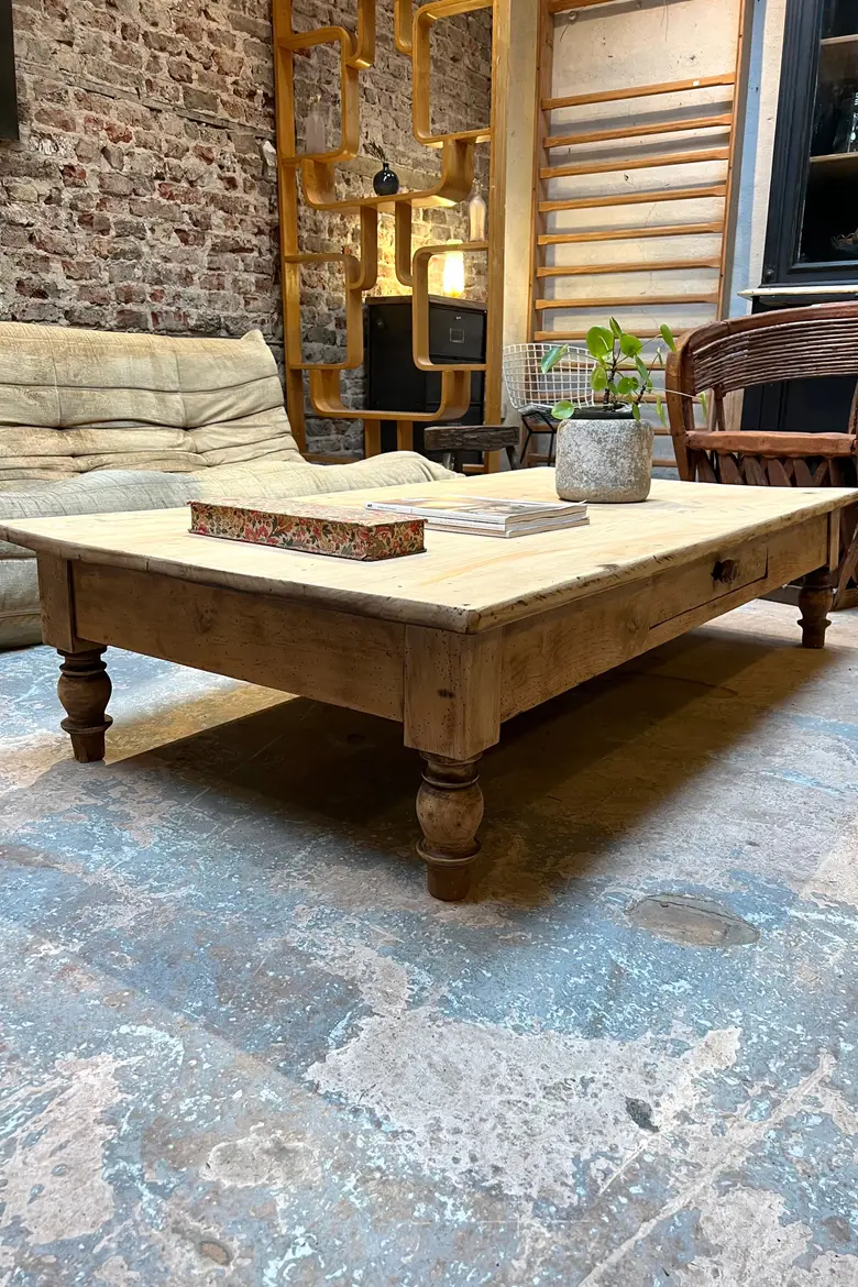 Table basse en hêtre Début XXème