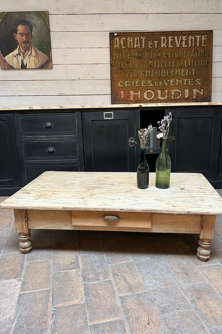 Table basse en hêtre Début XXème