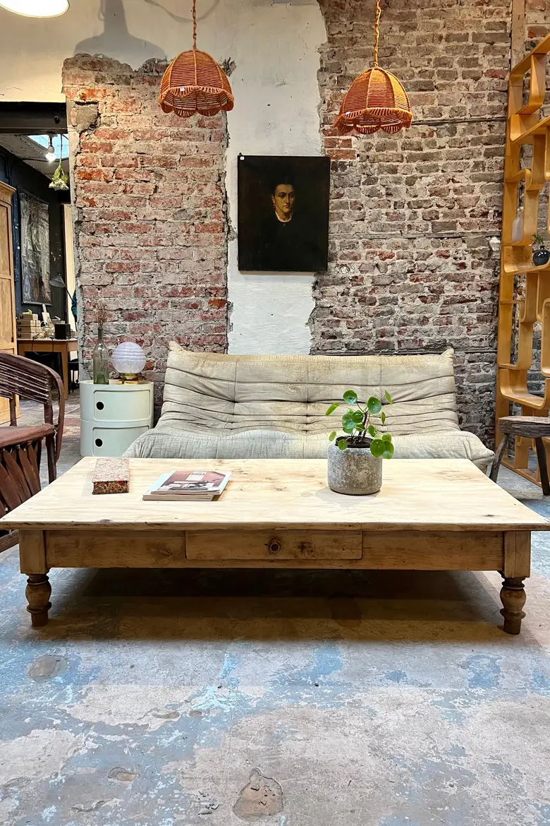 Table basse en hêtre Début XXème