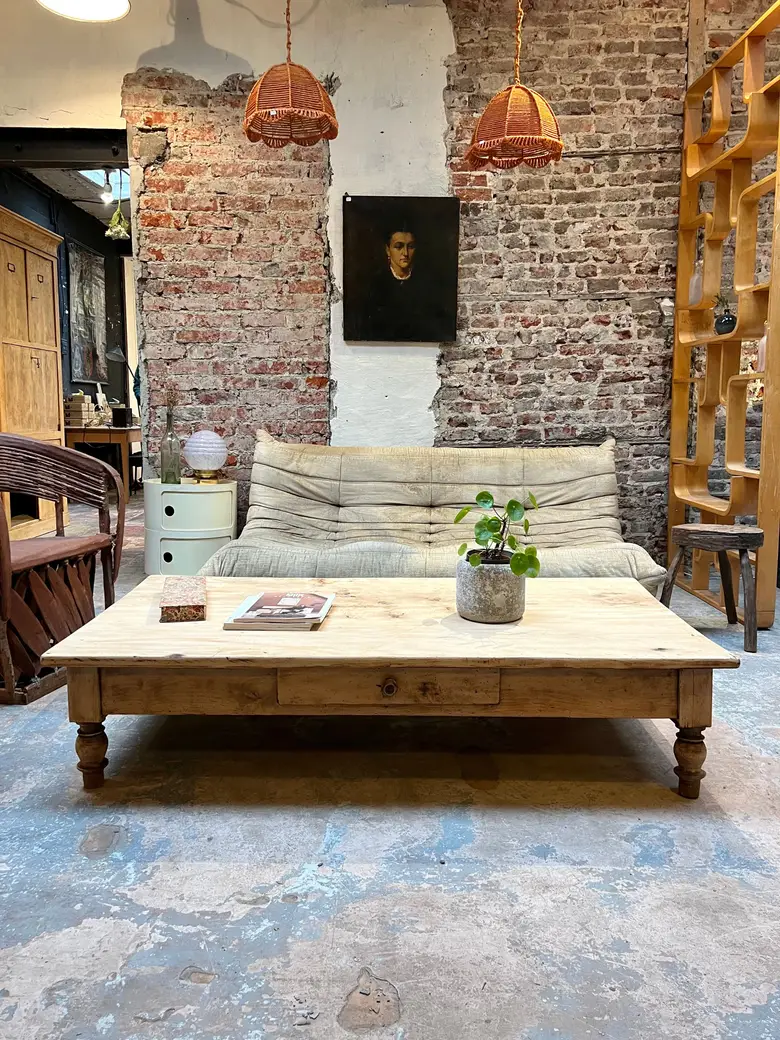 Table basse en hêtre Début XXème