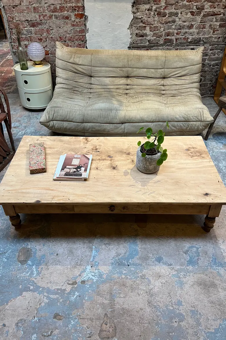 Table basse en hêtre Début XXème
