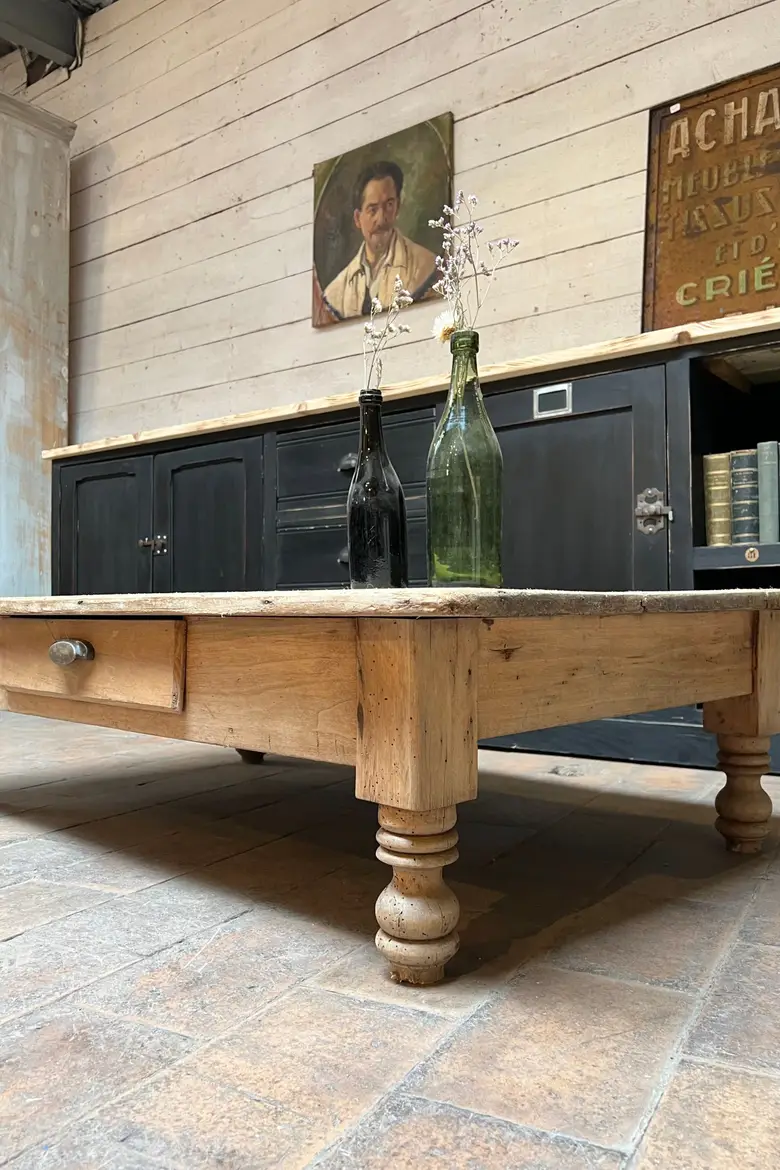 Table basse en hêtre Début XXème