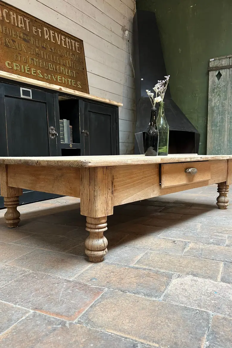 Table basse en hêtre Début XXème