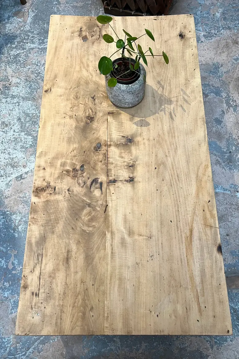 Table basse en hêtre Début XXème