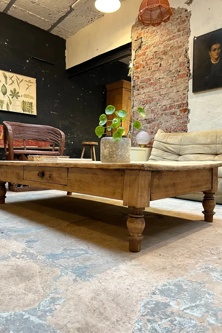 Table basse en hêtre Début XXème