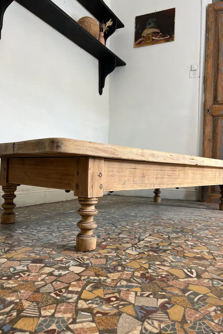 Table basse en hêtre