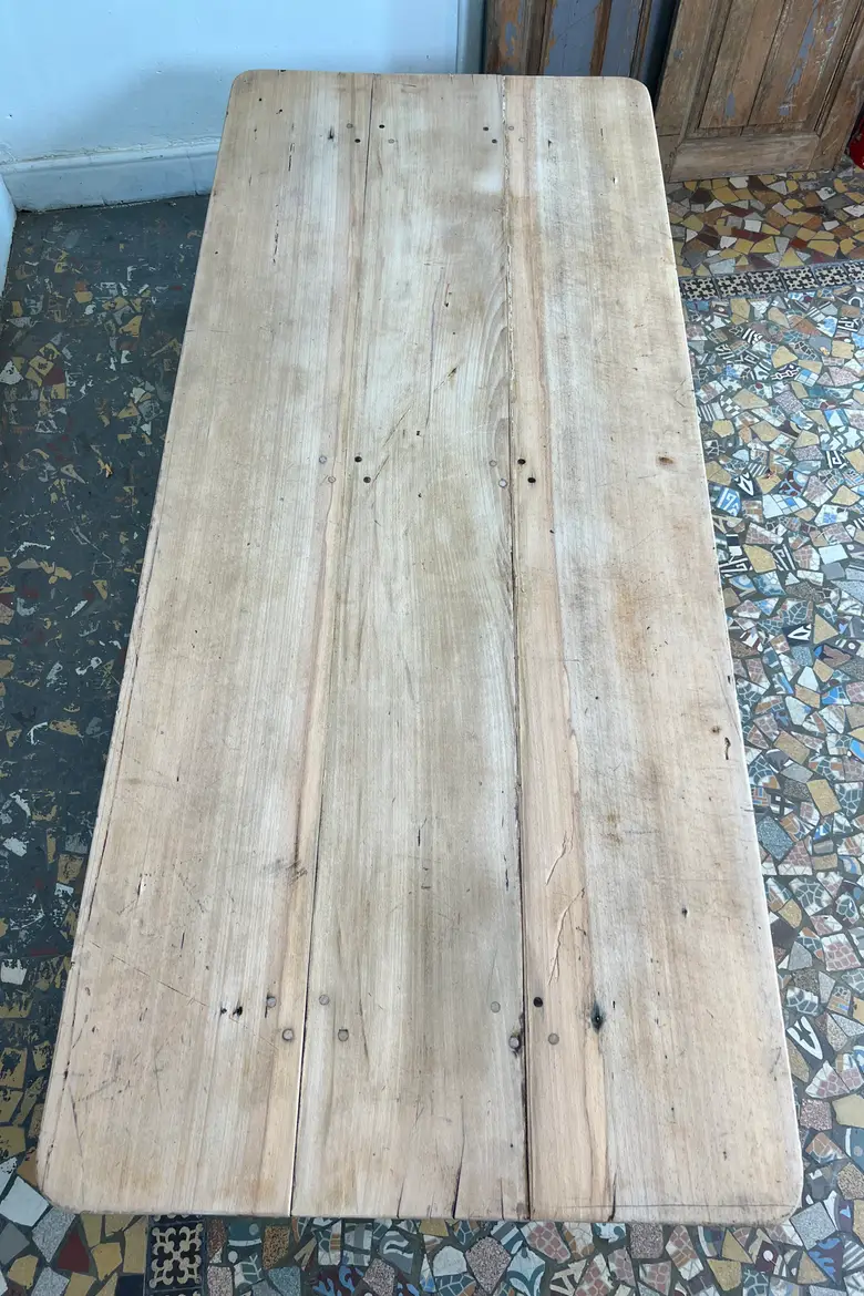 Table basse en hêtre