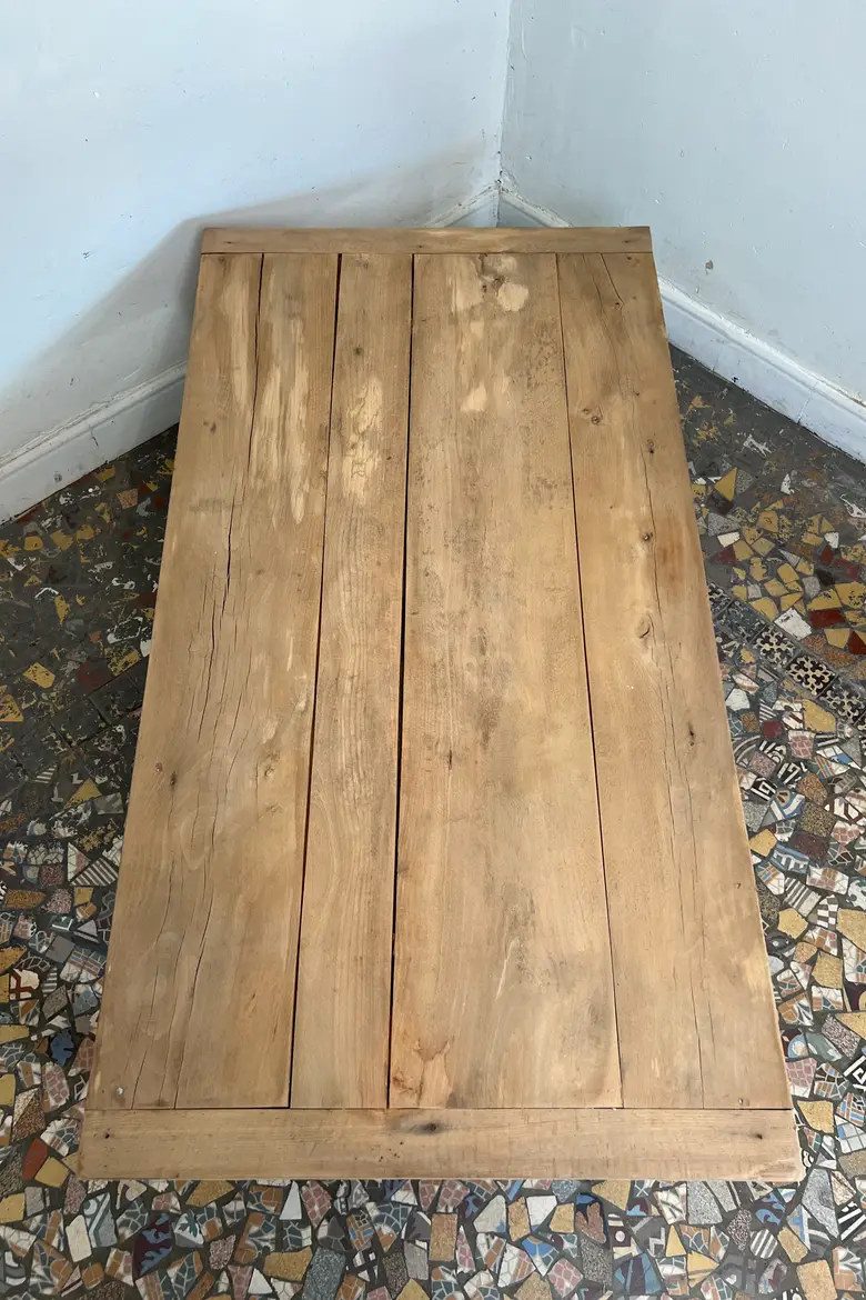 Table basse en hêtre - XXe siècle