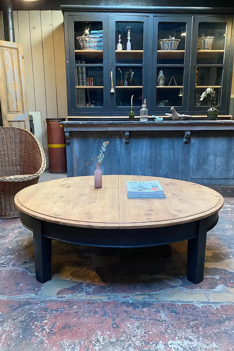 Table basse en loupe de merisier Début XXème