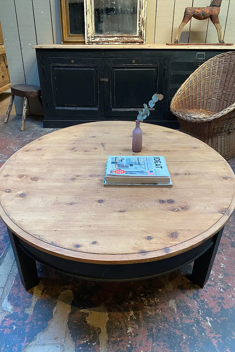 Table basse en loupe de merisier Début XXème